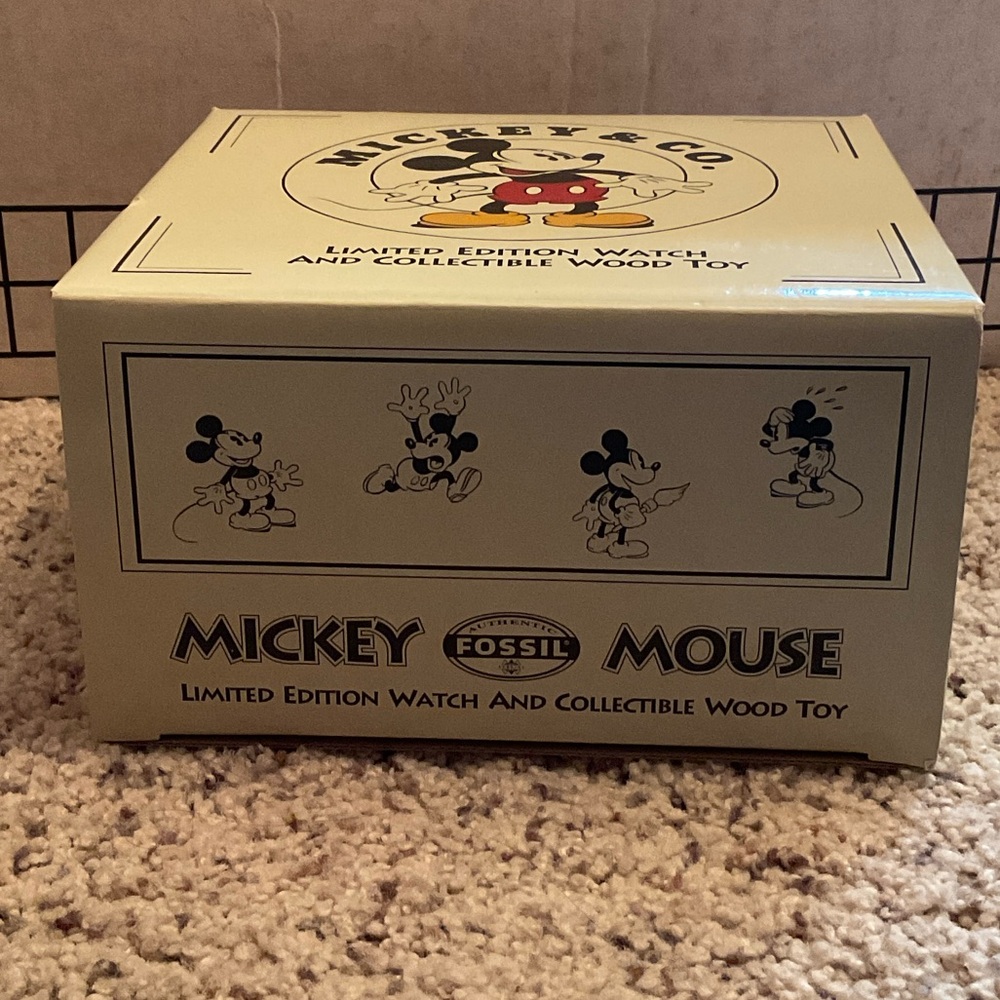 Mickey Mouse collectors Watch and wood toy - Picture 6 of 6